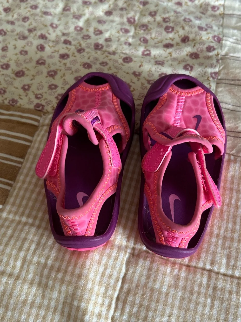Infant Nike purple and pink water sandals size 4C